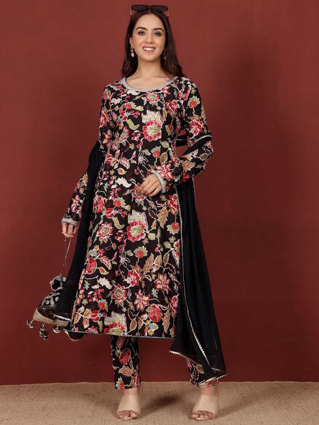 Varanga Floral Printed Thread Work Pure Cotton Kurta With Trousers & Dupatta