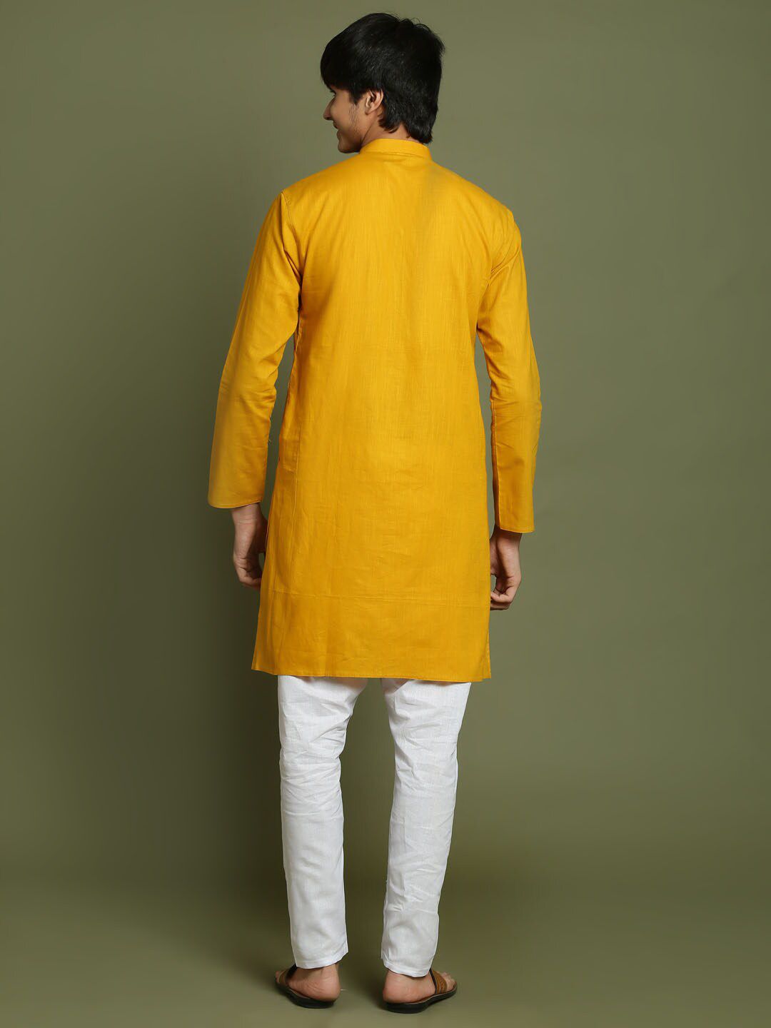 VASTRAMAY Boys Mandarin Collar Straight Kurta with Pyjamas