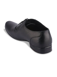 Red Chief Men Black Solid Leather Formal Oxfords