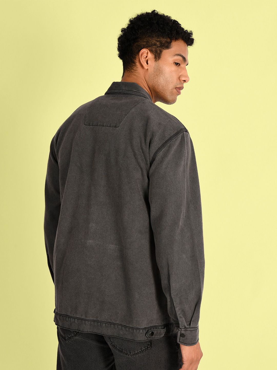 Bene Kleed Men Solid Spread Collar Washed Pure Cotton Denim Jacket