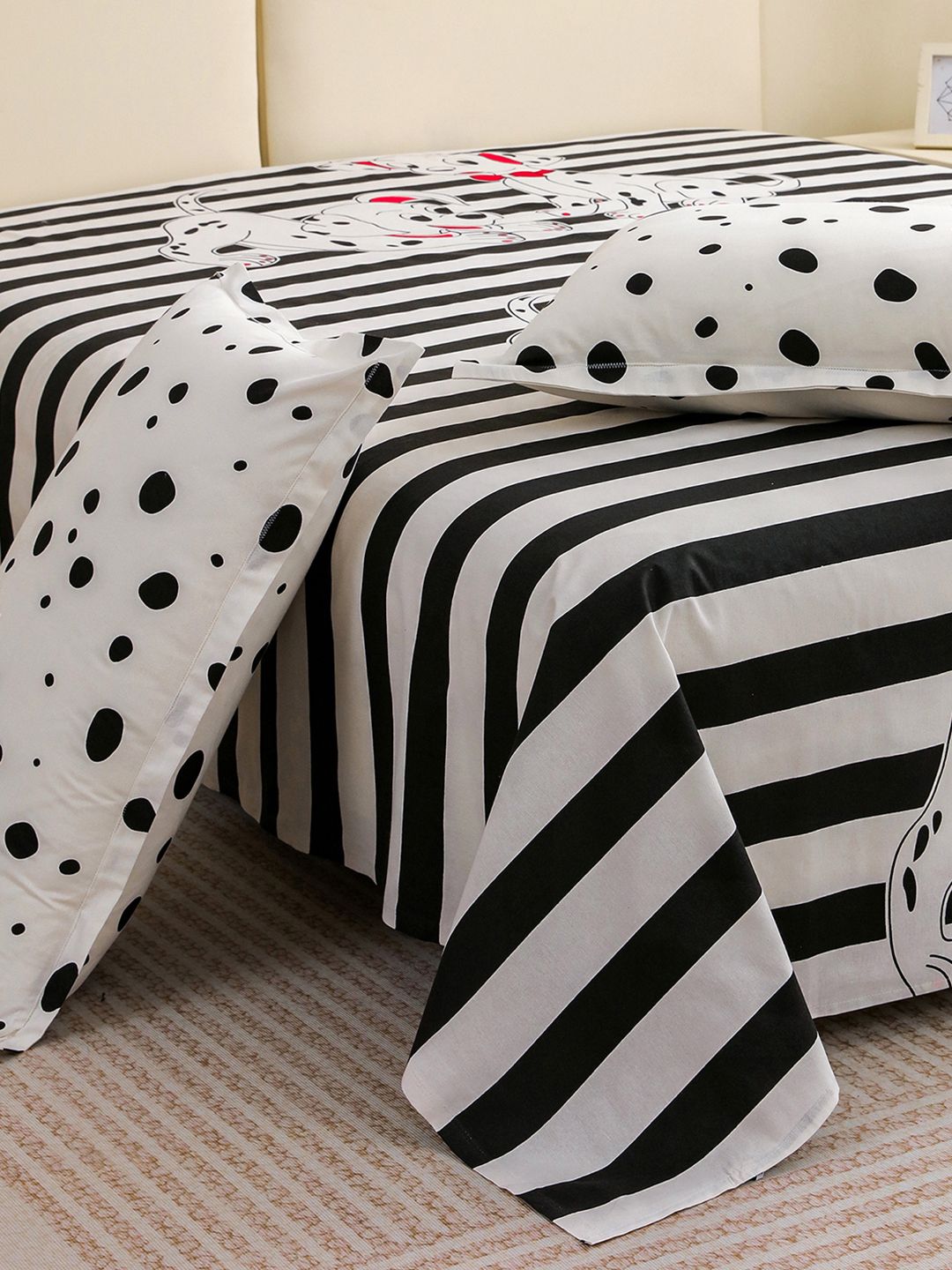 Story@home White Black Cotton 210 TC 1 King Double Bedsheet with 2 Pillow Covers