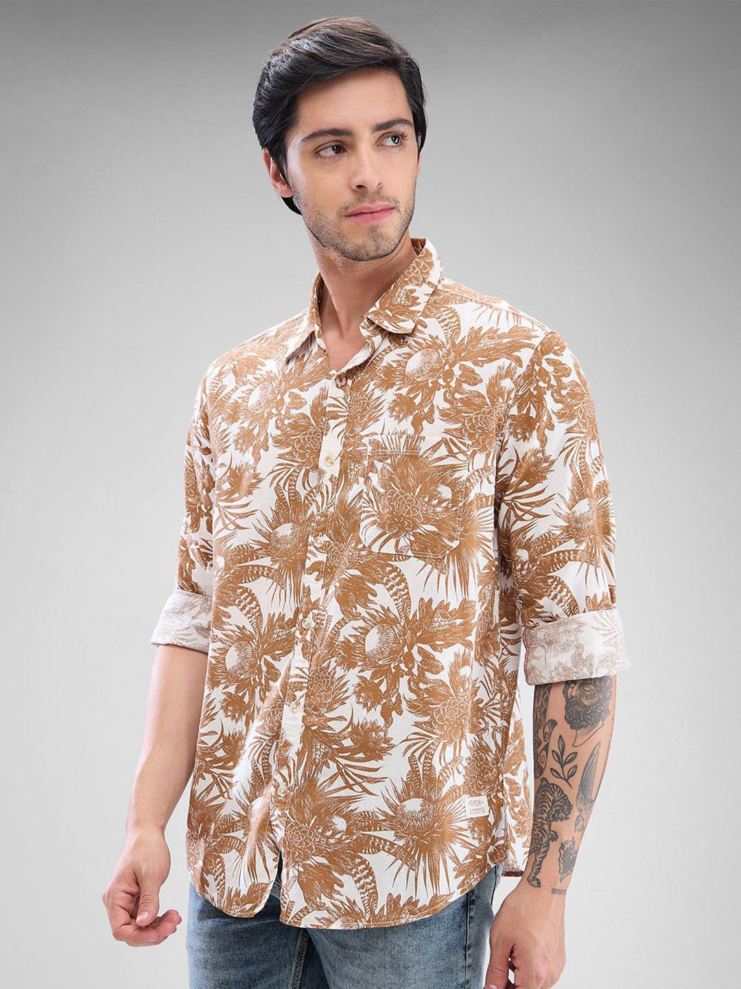 SPYKAR Men Slim Fit Floral Printed Opaque Spread Collar Casual Shirt