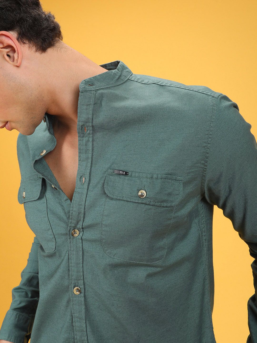 The Indian Garage Co Men Green Solid Casual Shirt