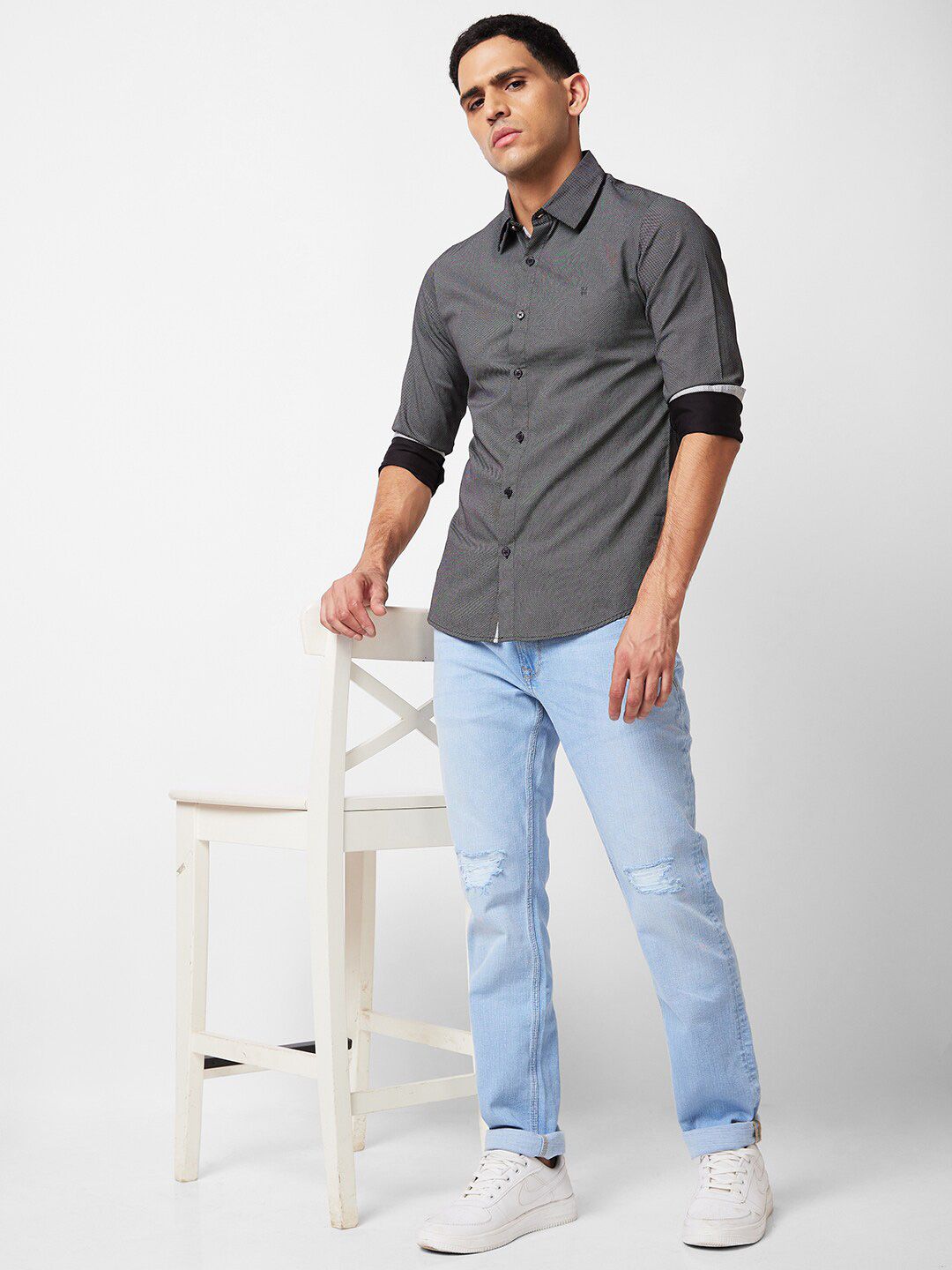 SPYKAR Spread Collar Long Sleeves Slim Fit Cotton Casual Shirt