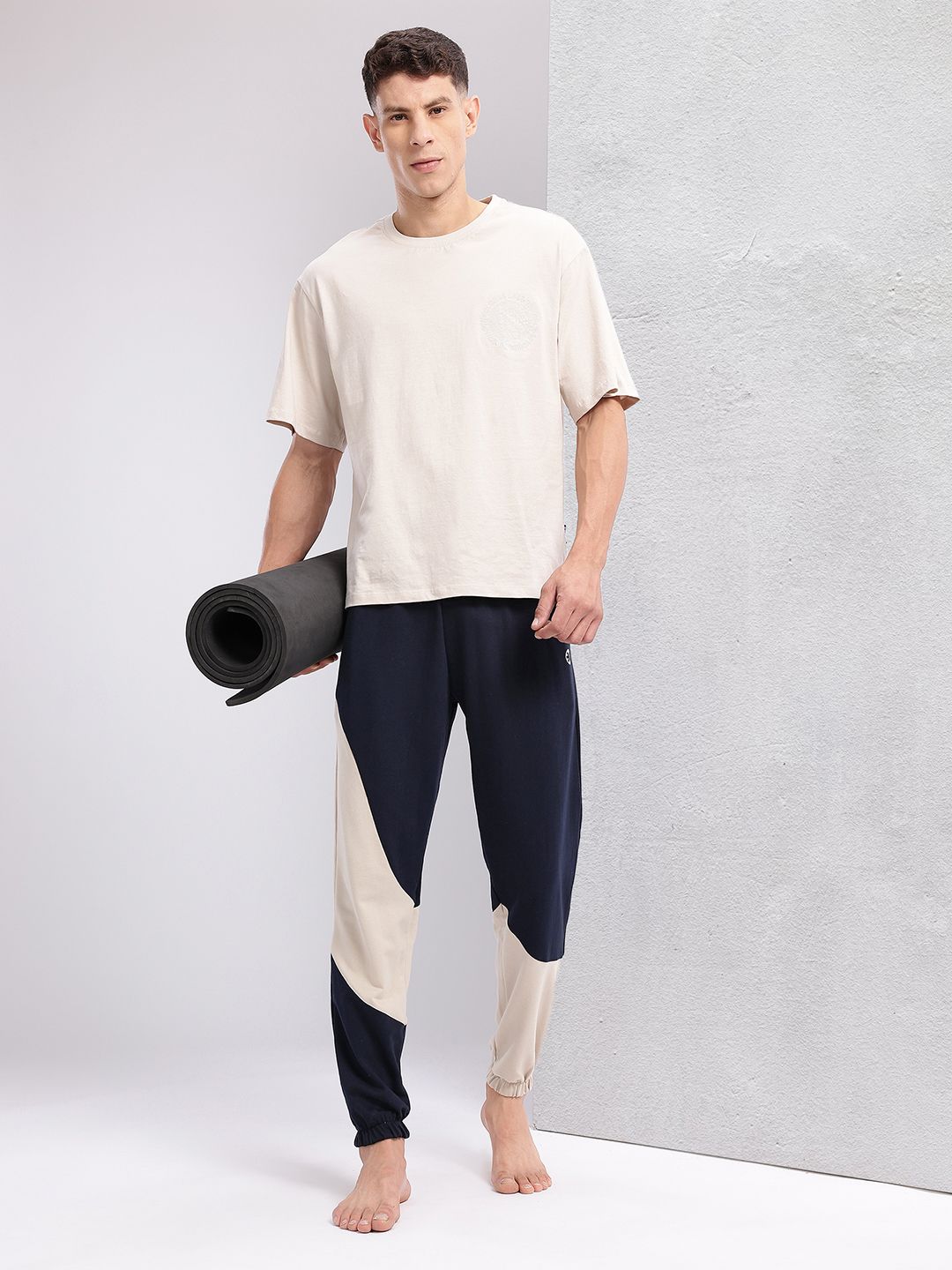 HRX by Hrithik Roshan Men Colourblocked Mid-Rise Yoga Joggers