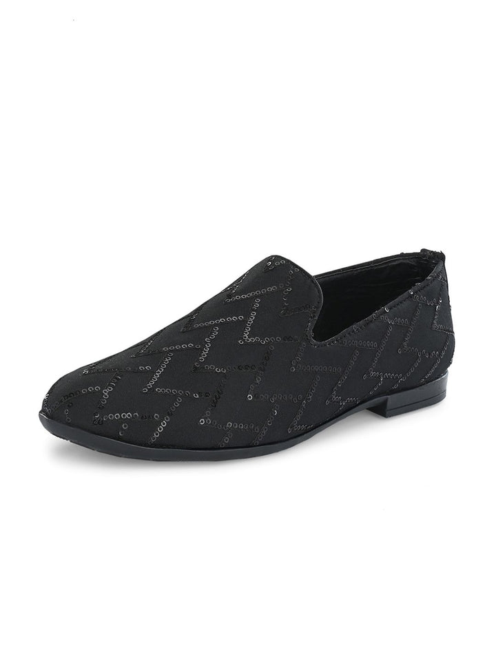 House of Pataudi Men Embellished Lightweight Mojaris
