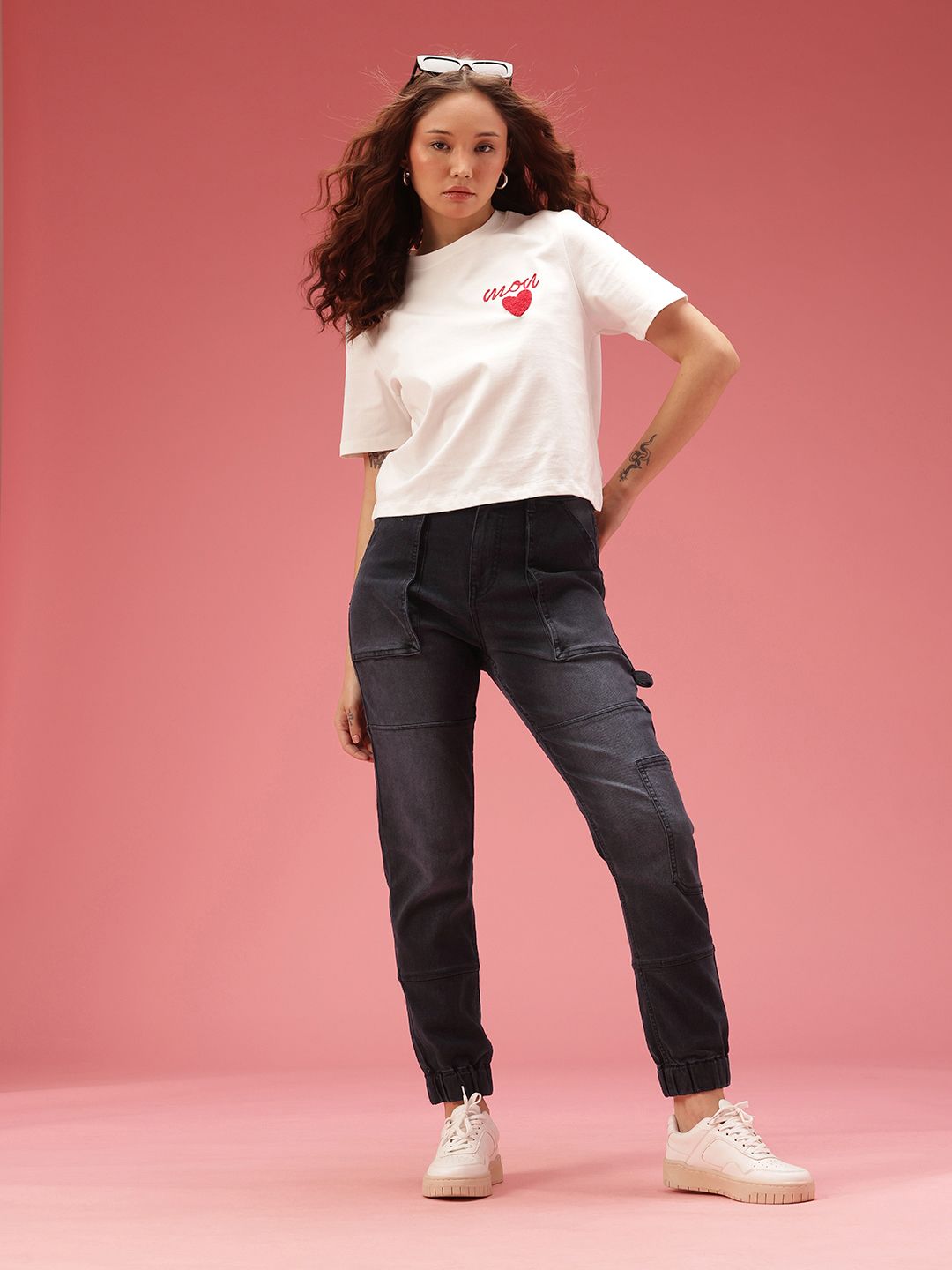 DressBerry Women Jogger Fit Light Fade Stretchable Jeans