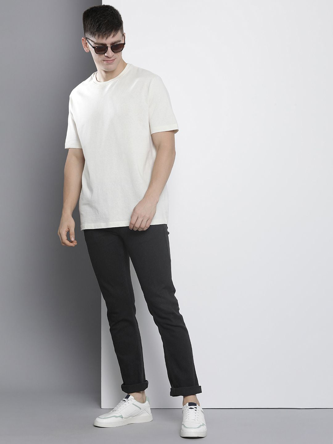 The Indian Garage Co Men Solid Slim Fit Jeans