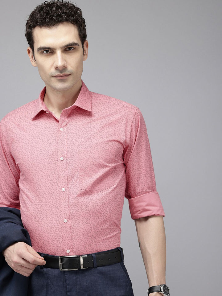 Park Avenue Pure Cotton Slim Fit Tropical Printed Opaque Formal Shirt