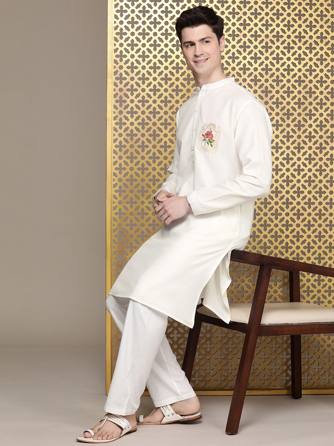 House of Pataudi Floral Embroidered Rozana Kurta