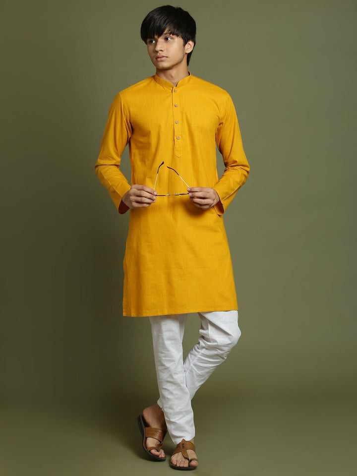 VASTRAMAY Boys Mandarin Collar Straight Kurta with Pyjamas