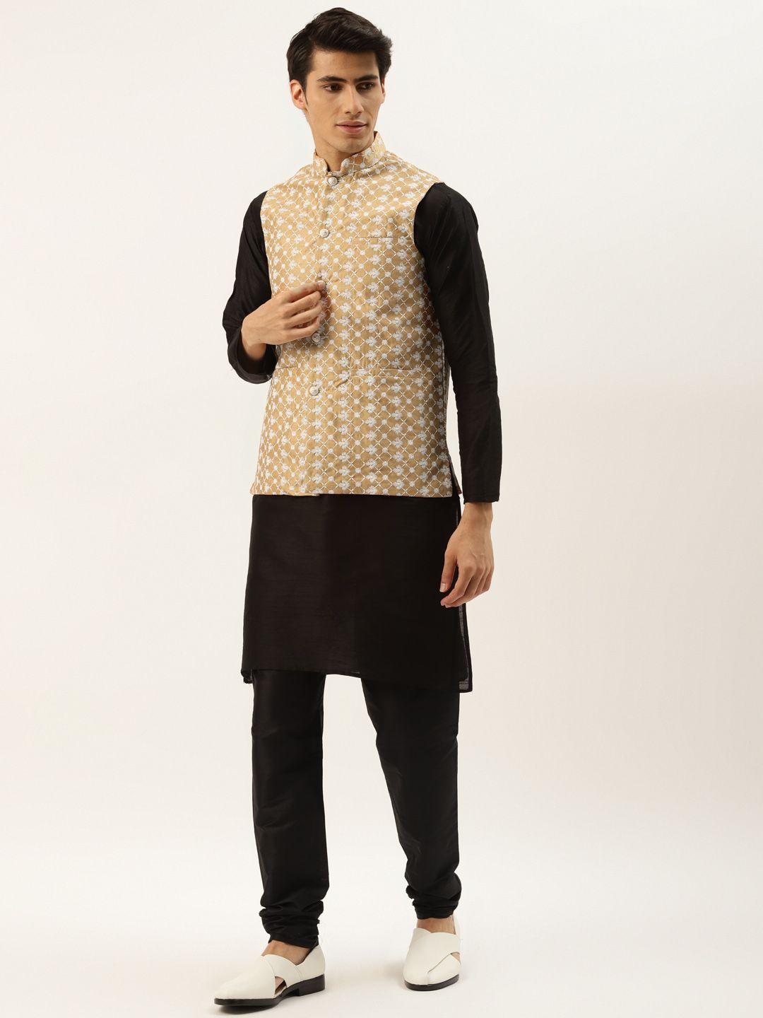 SOJANYA Kurta Kerja Benang Hitam Lelaki dengan Jaket Churidar & Nehru