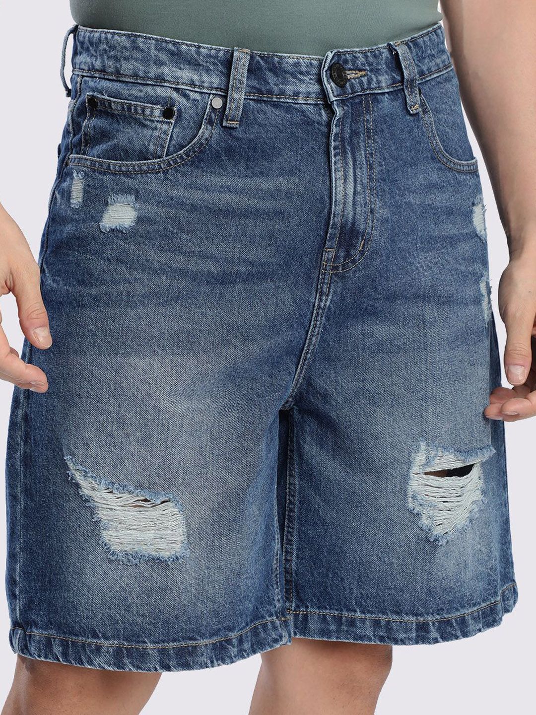 Bene Kleed Men Baggy Fit Distressed Cotton Denim Shorts