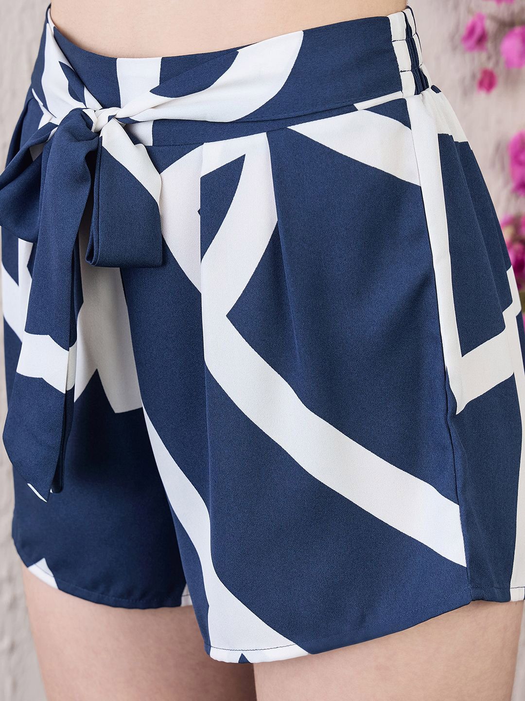 Berrylush Navy Blue Printed Sleeveless Top Shrug & Shorts
