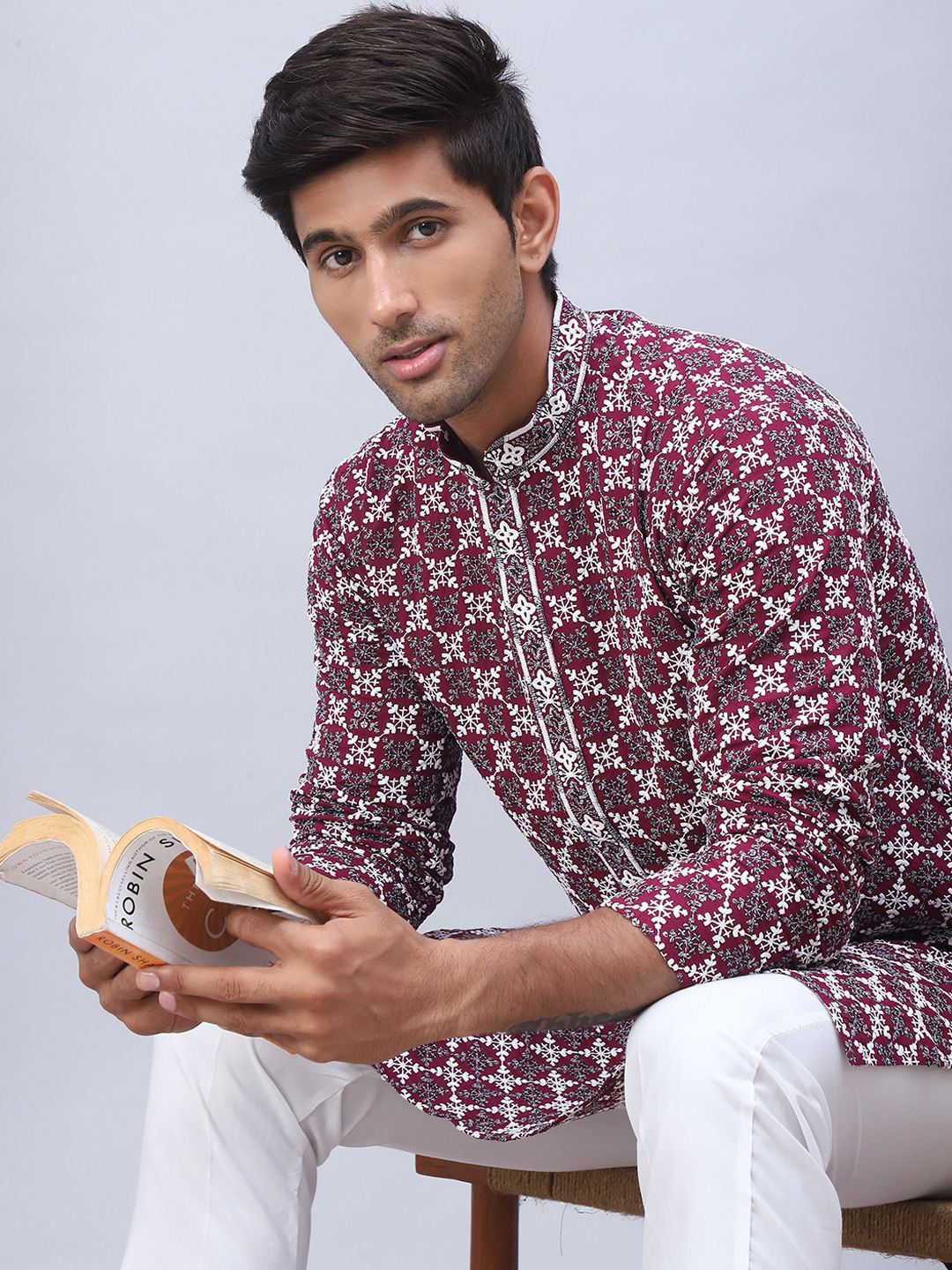 Jompers Floral Embroidered Thread Work Mandarin Collar Straight Kurta dengan Piyama