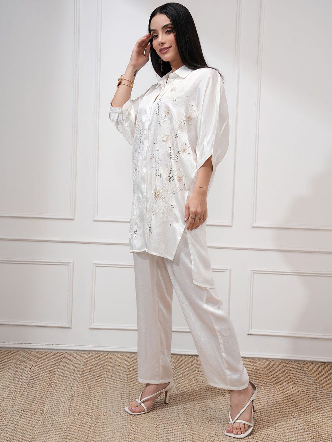 Vishudh Women Embroide Tunic With Regular Pants Co-Ord Set