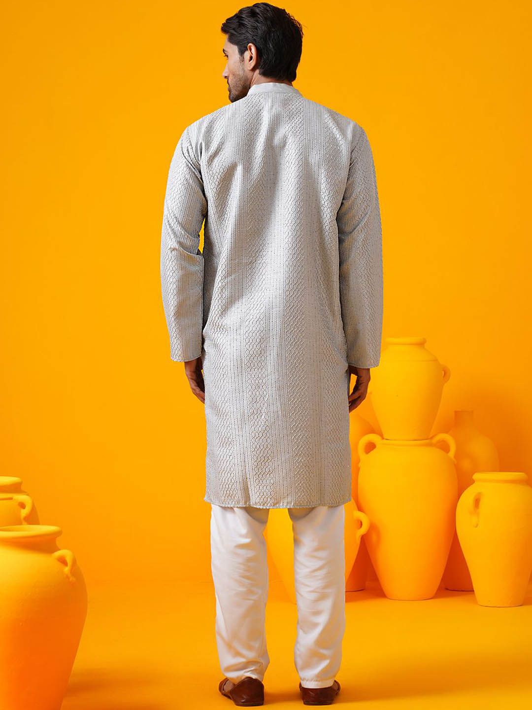 SOJANYA Geometric Thread Work Band Collar Straight Kurta