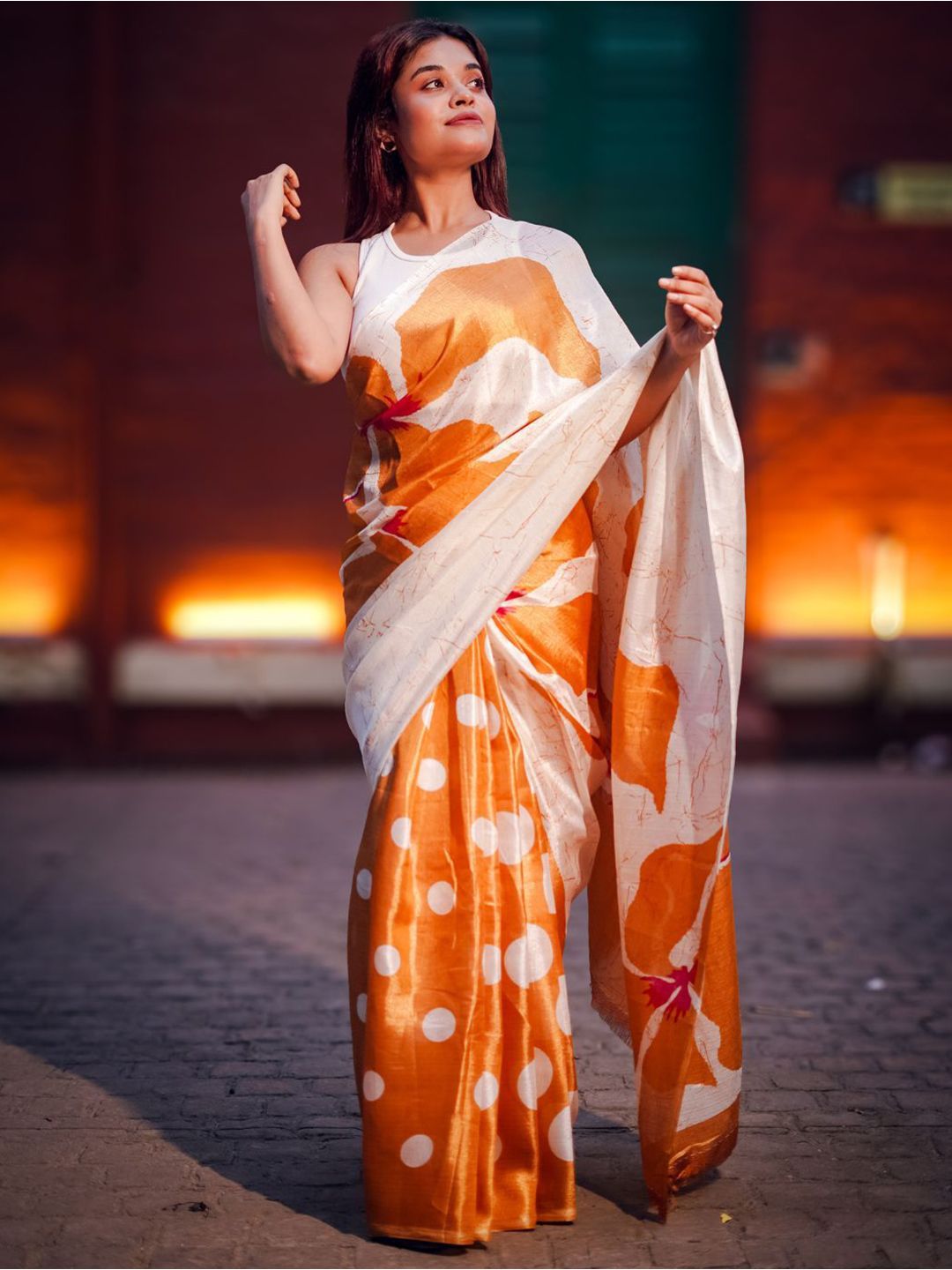 KALINI Women Abstract Printed Saree