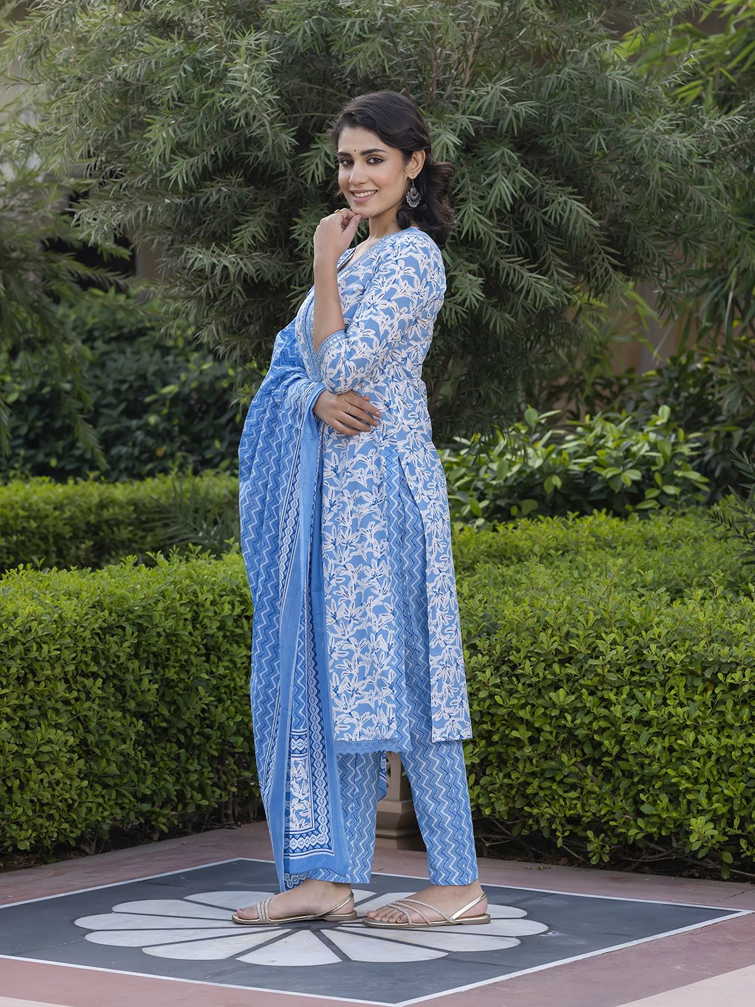 KALINI Women Floral Printed Regular Pure Cotton Kurta with Trousers & With Dupatta