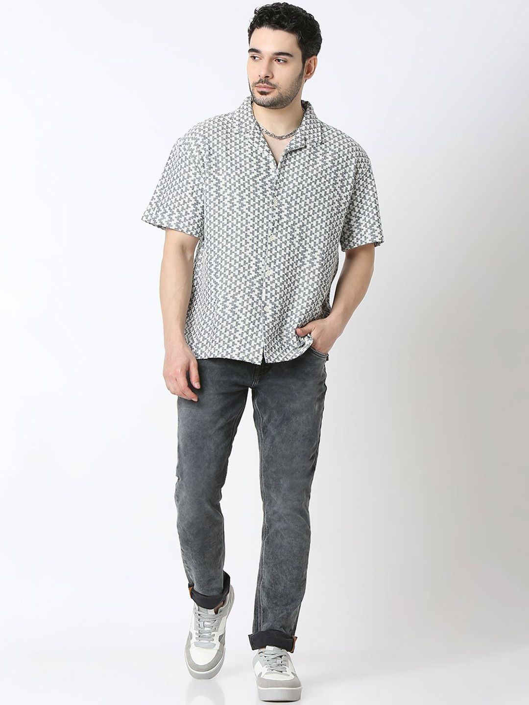 SPYKAR Men Relaxed Fit Cuban Collar Geometric Printed Cotton Casual Shirt