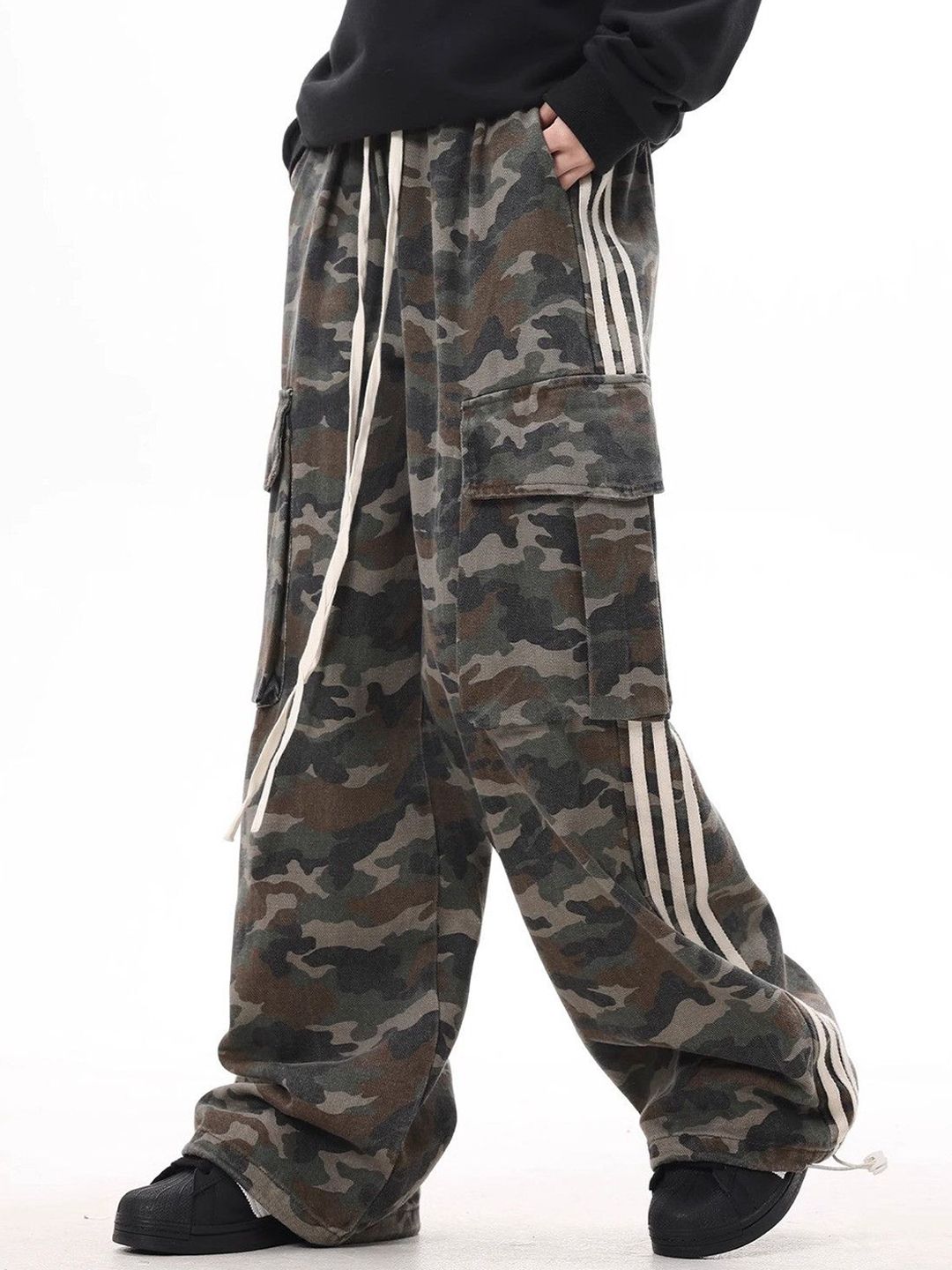 DressBerry Women Camouflage Printed Cargos Trousers