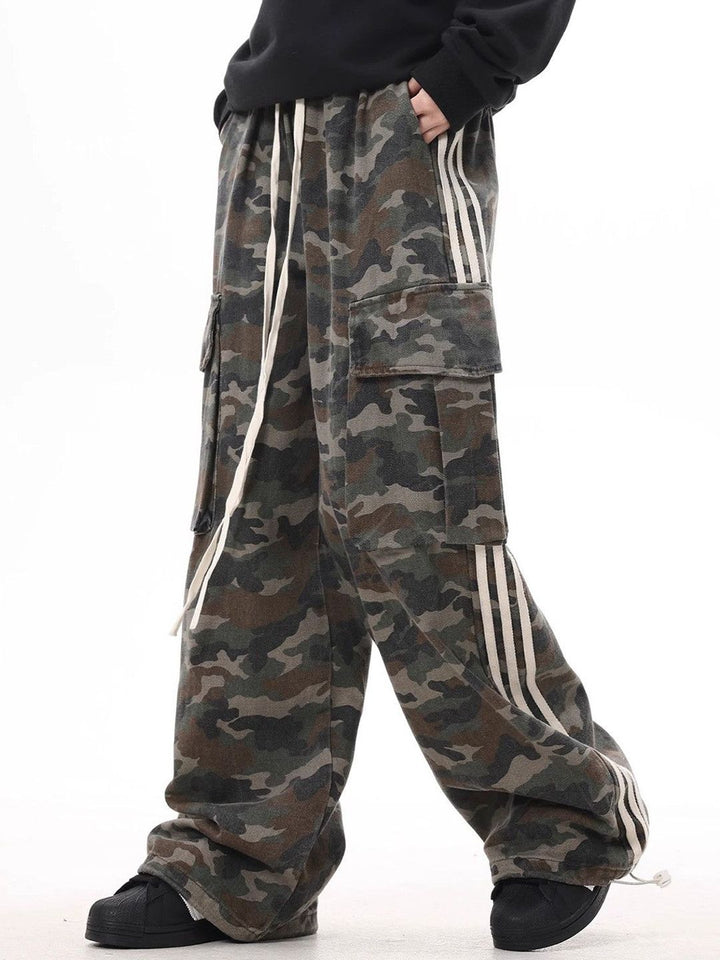 DressBerry Women Camouflage Printed Cargos Trousers