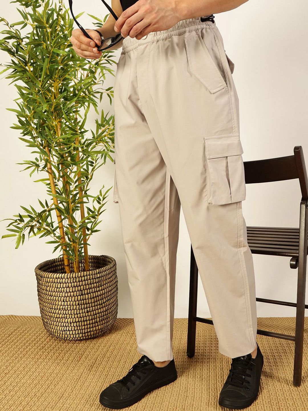 Thomas Scott Men Smart Loose Fit Mid-Rise Easy Wash Cargos Cotton Trousers