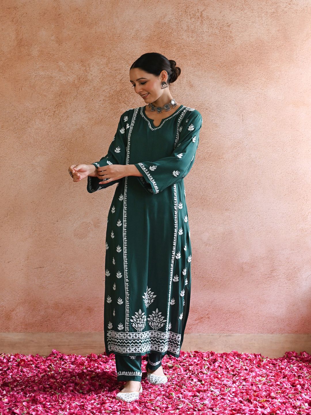 House of Chikankari Women Bottle Green Rayon Chikankari Embroidered Kurta Set