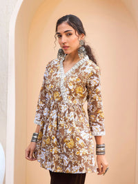 Shae by SASSAFRAS Floral Printed V-Neck Gotta Patti Pure Cotton Gotta Patti Angrakha Kurti
