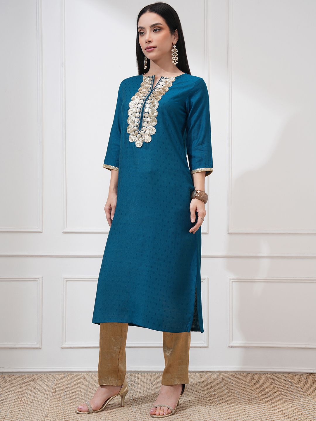 Vishudh Women Embellished Straight Kurta