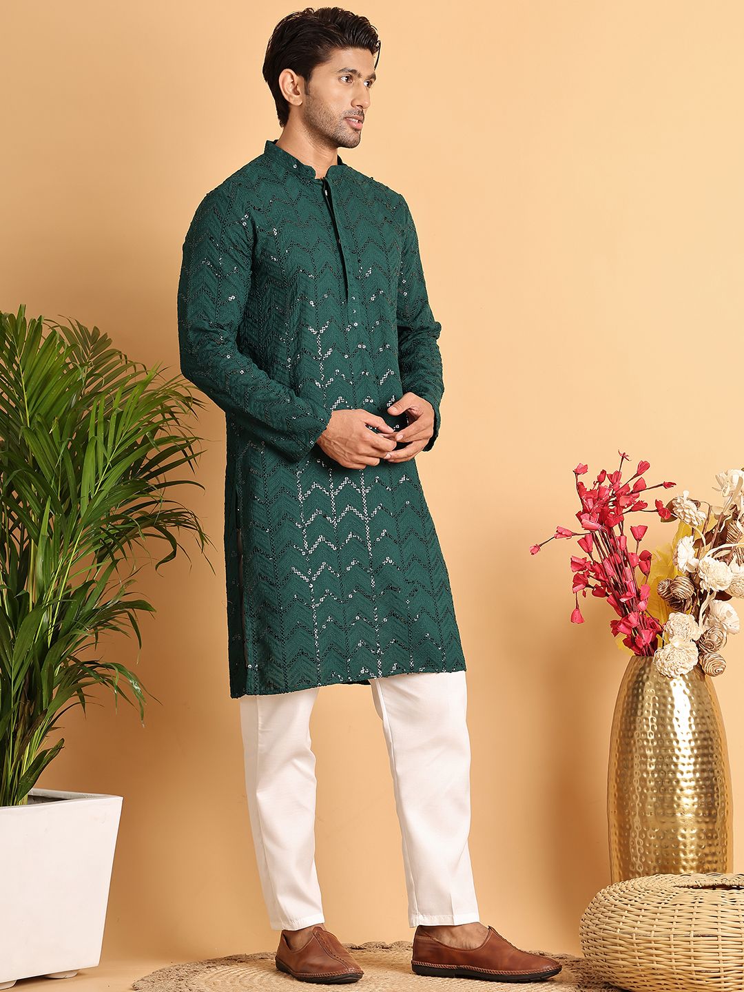 Jompers Men Ethnic Motifs Embroidered Regular Sequinned Kurta with Pyjamas