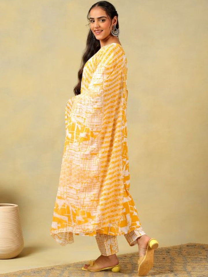 Mamicha Women Printed Regular Thread Work Pure Cotton Kurta with Trousers & With Dupatta
