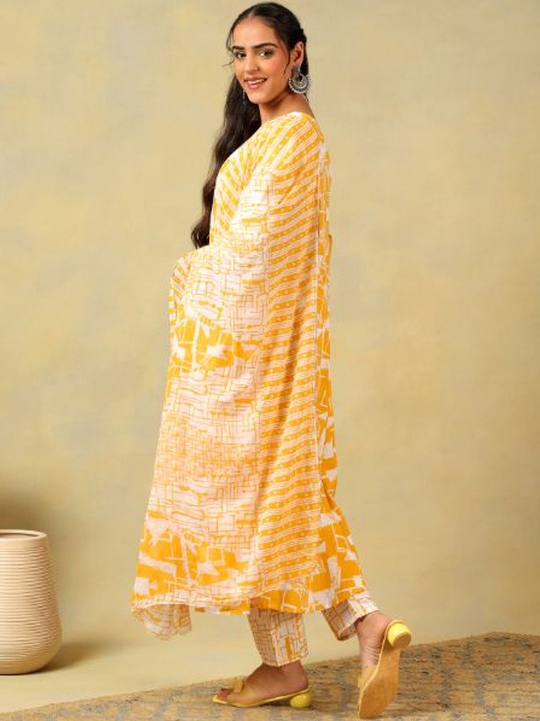 Mamicha Women Printed Regular Thread Work Pure Cotton Kurta with Trousers & With Dupatta