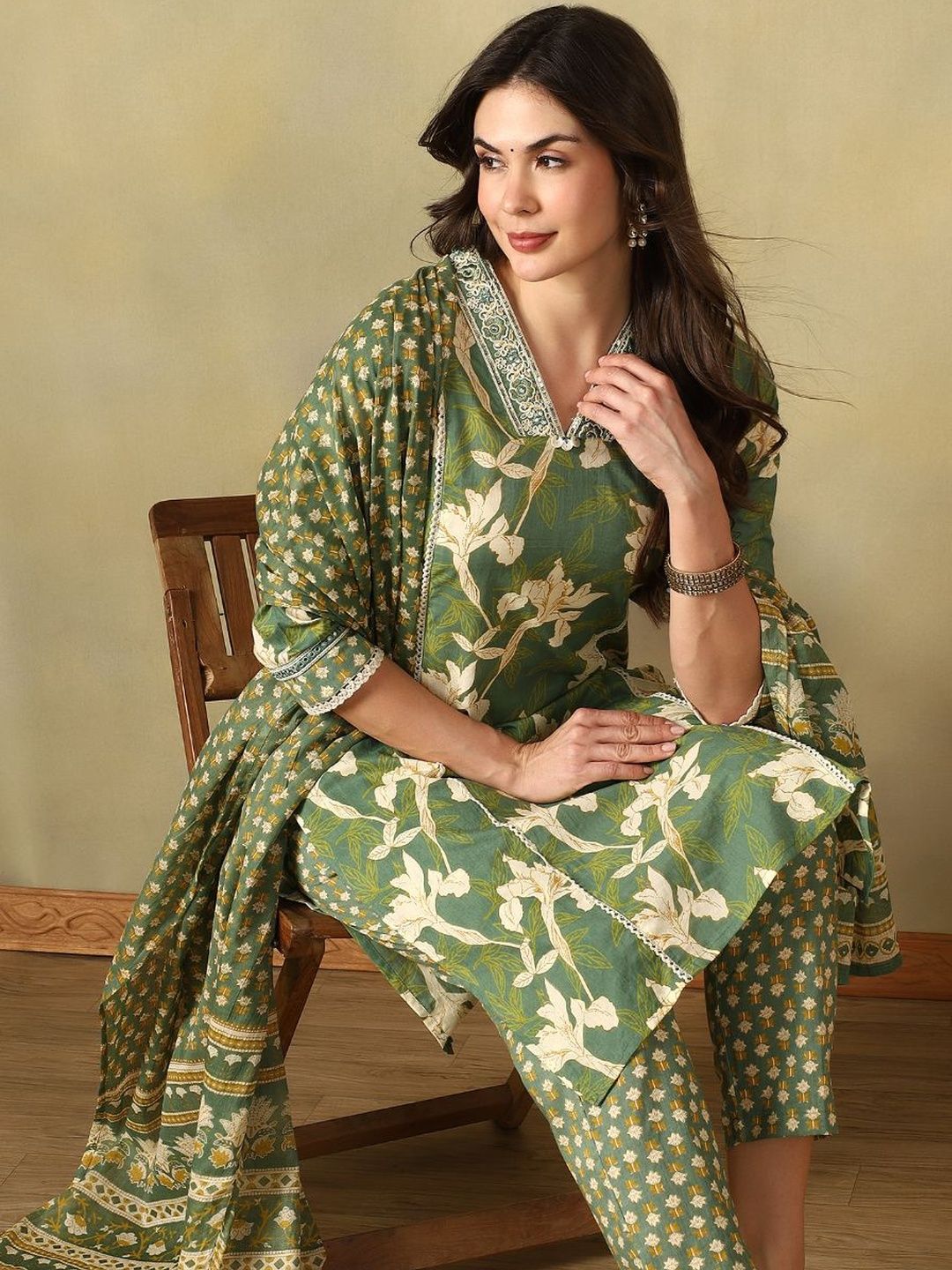 Mamicha Women Floral Printed Angrakha Pure Cotton Kurta with Trousers & With Dupatta