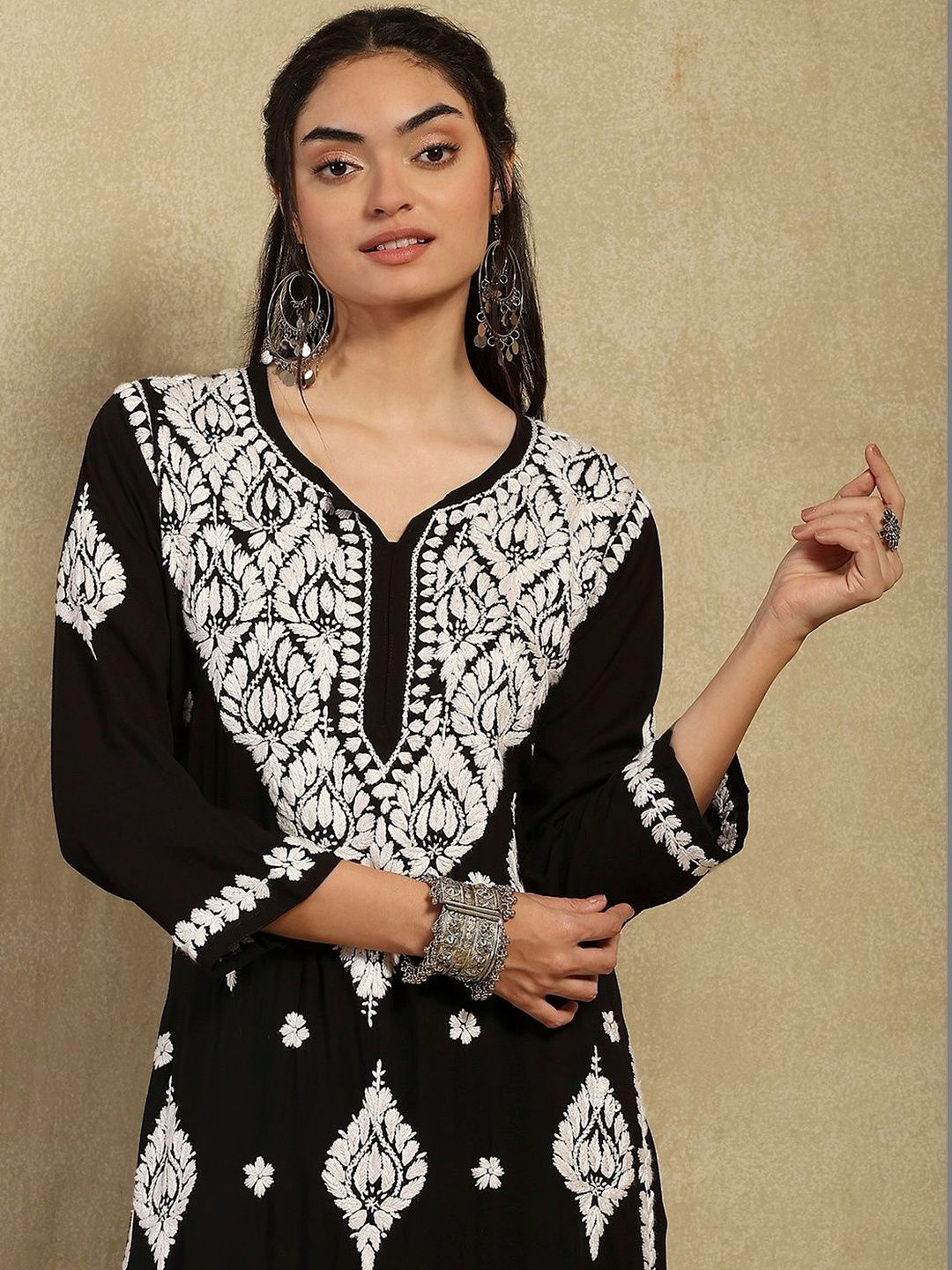 Set Seluar Kurta Motif Etnik Bersulam House of Chikankari