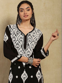 Set Seluar Kurta Motif Etnik Bersulam House of Chikankari