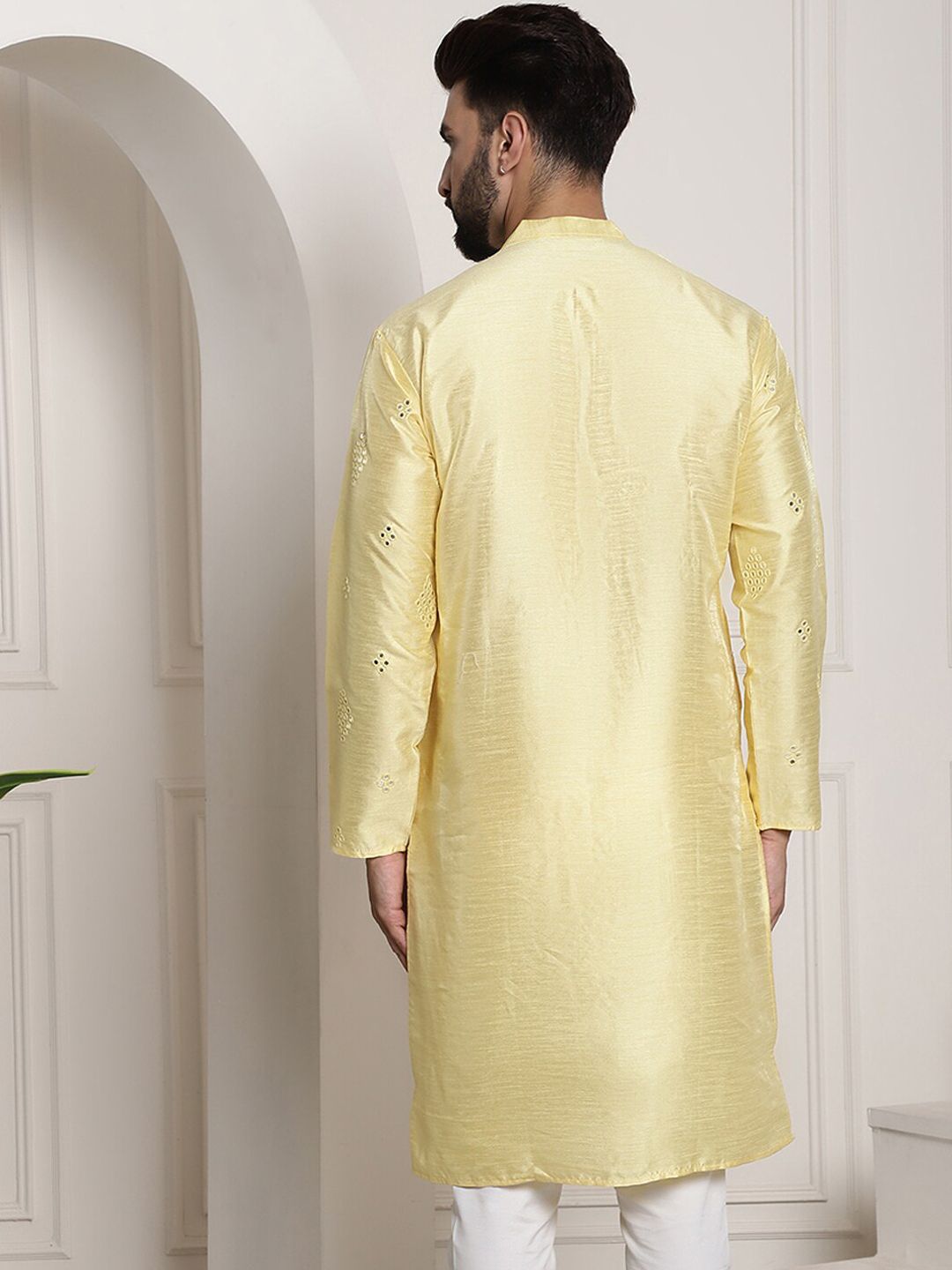 SOJANYA Embroidered Mirror Work Kurta