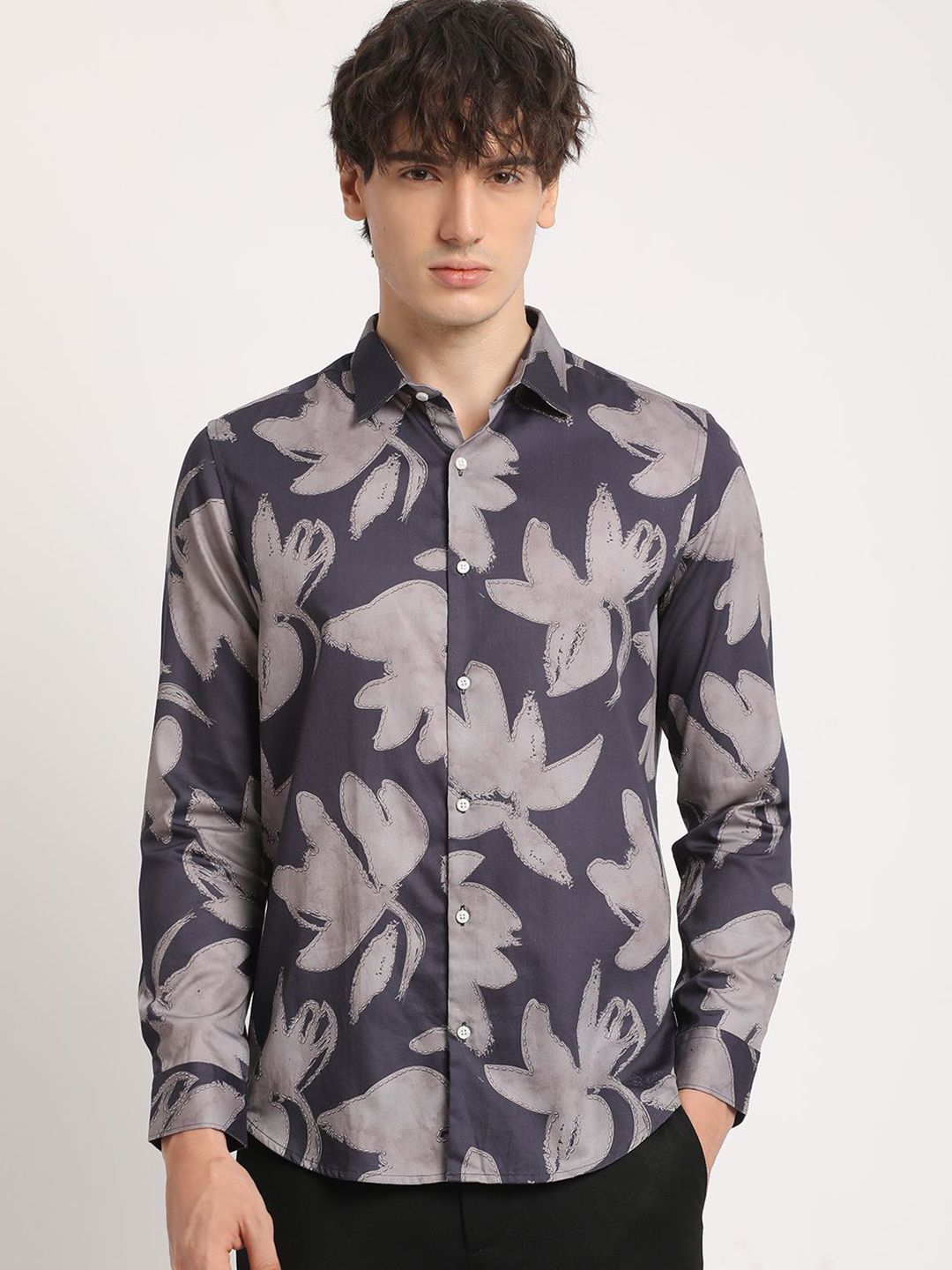 THE BEAR HOUSE Men  Graphic Print Slim Fit Casual Shirt