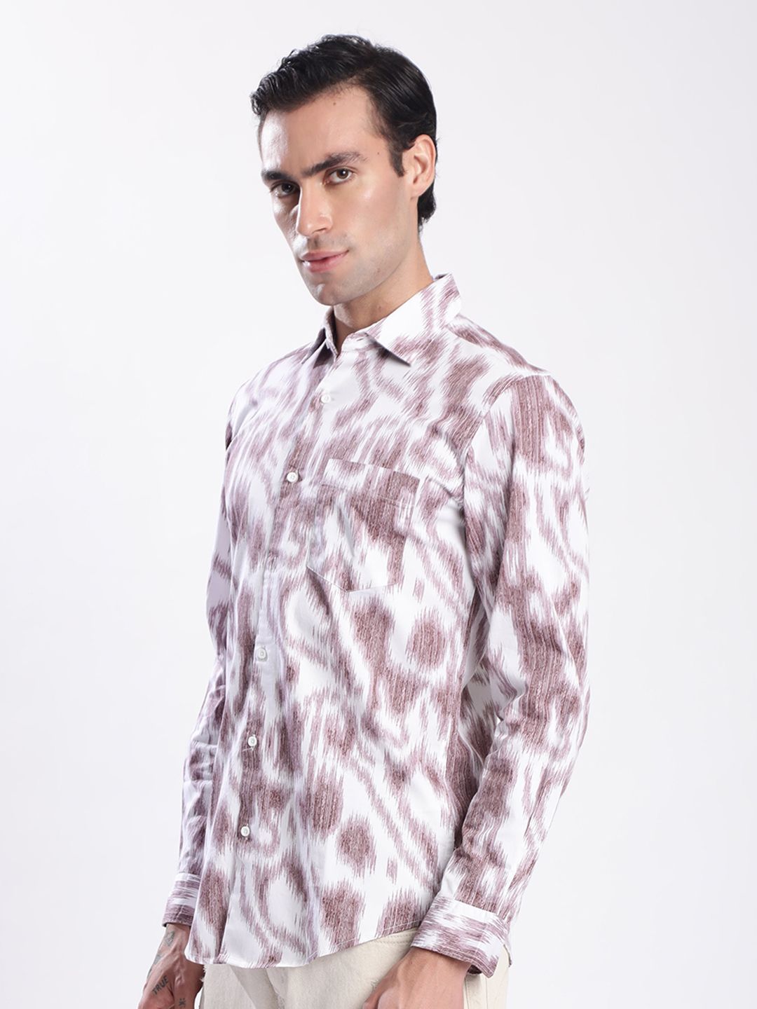 Bene Kleed Men Abstract Printed Spread Collar Slim Fit Printed Casual Shirt