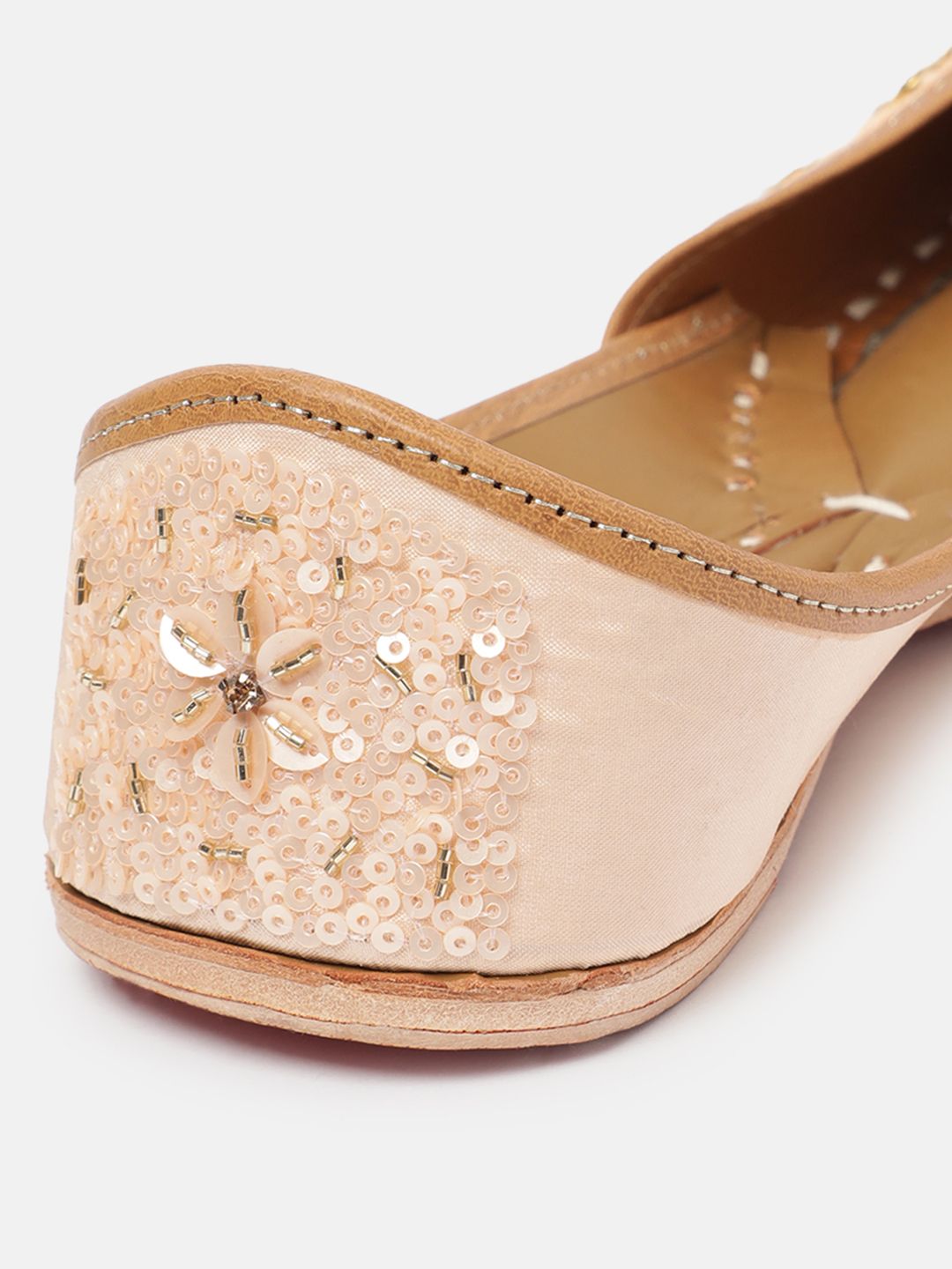 House of Pataudi Women Floral Embellished Leather Mojaris