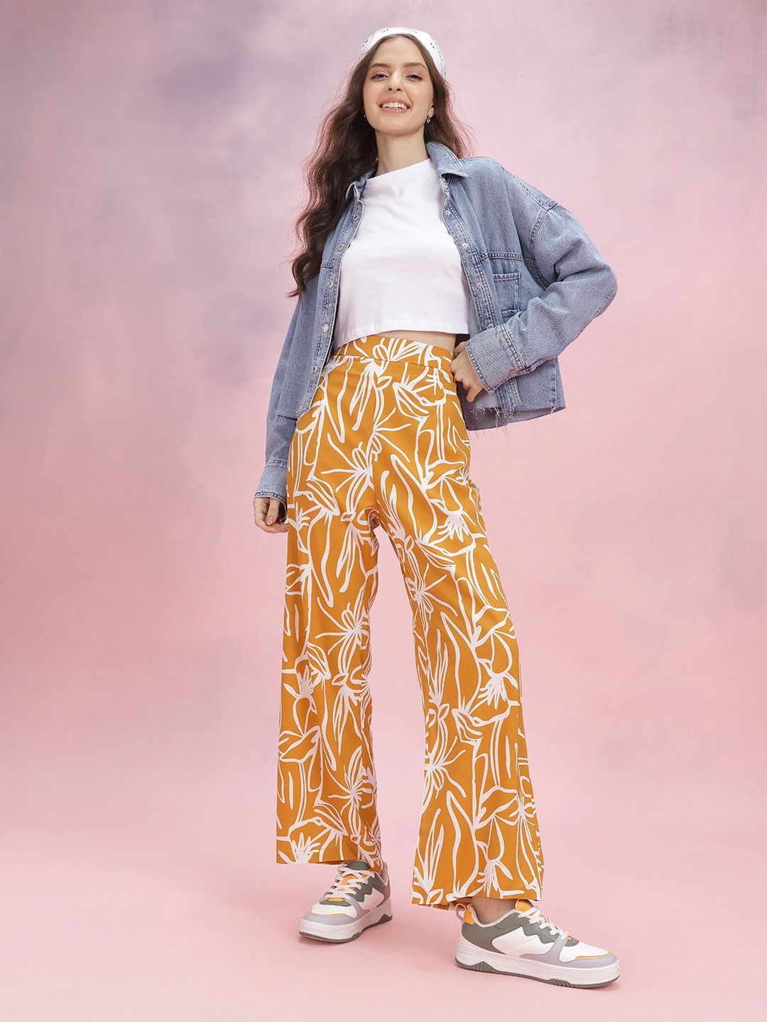 DressBerry Women Floral Printed High-Rise Trousers