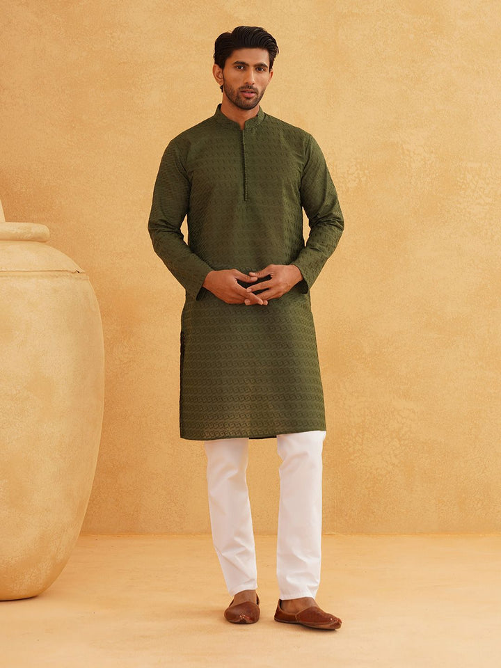 SOJANYA Men Green Thread Work Kurta