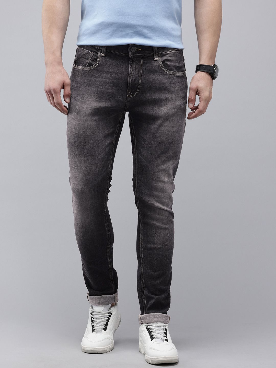 Spykar Men Slim sesuai dengan jeans yang boleh diperbaharui dengan cahaya rendah