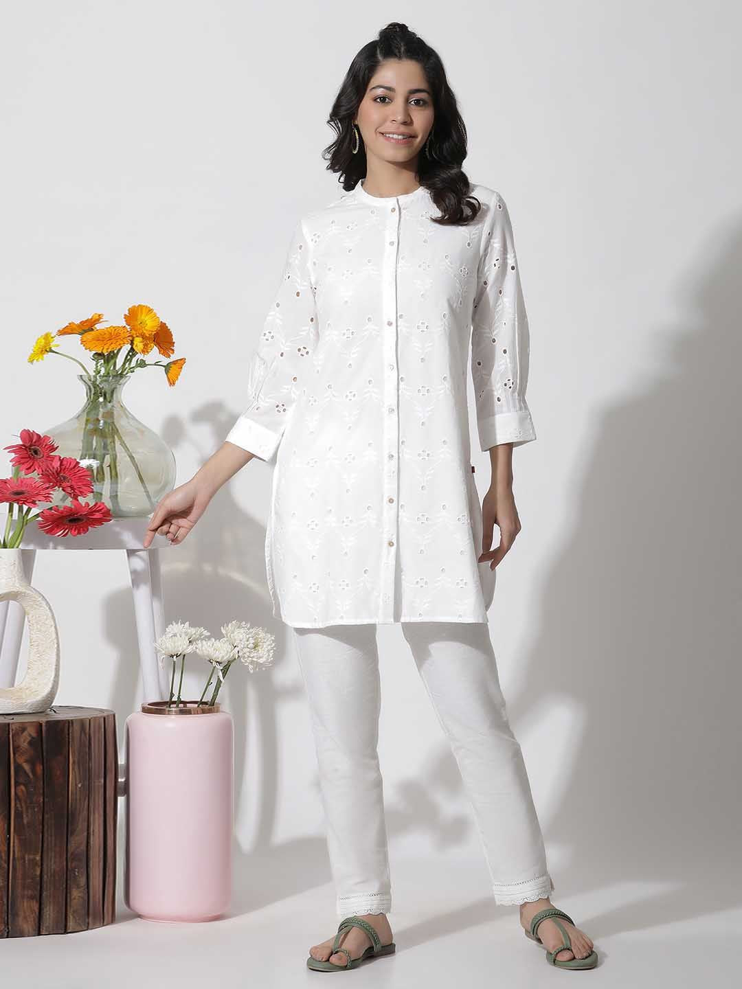 W White Floral Embroidered Cotton Kurta