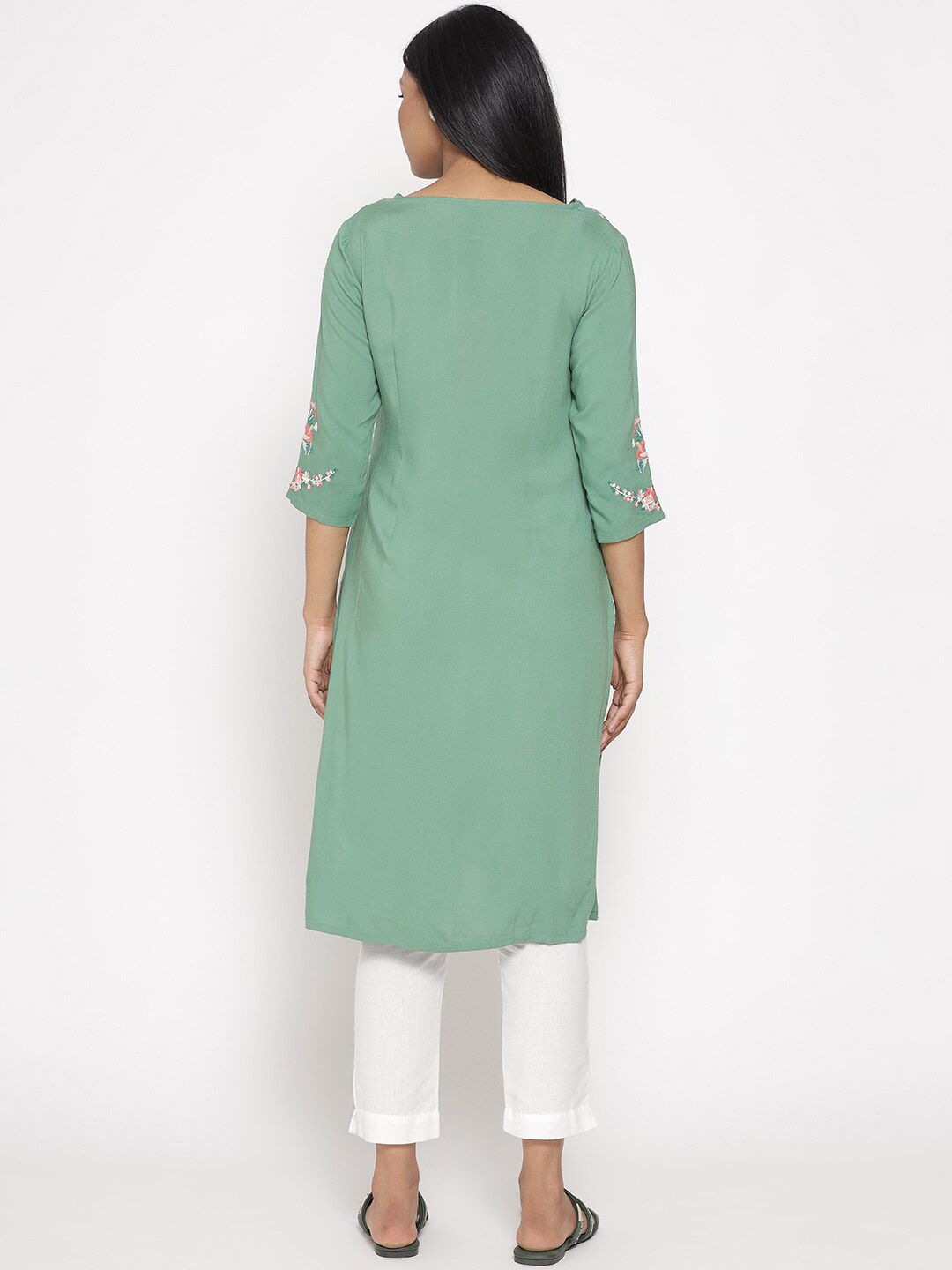 W Women Floral Embroidered Keyhole Neck Thread Work Kurta