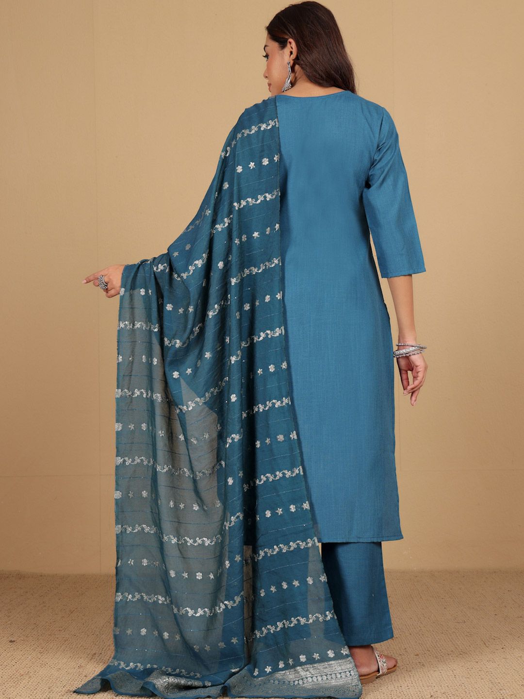 Varanga Yoke Design Thread Work Notc Neck Straight Kurta With Trousers And Dupatta