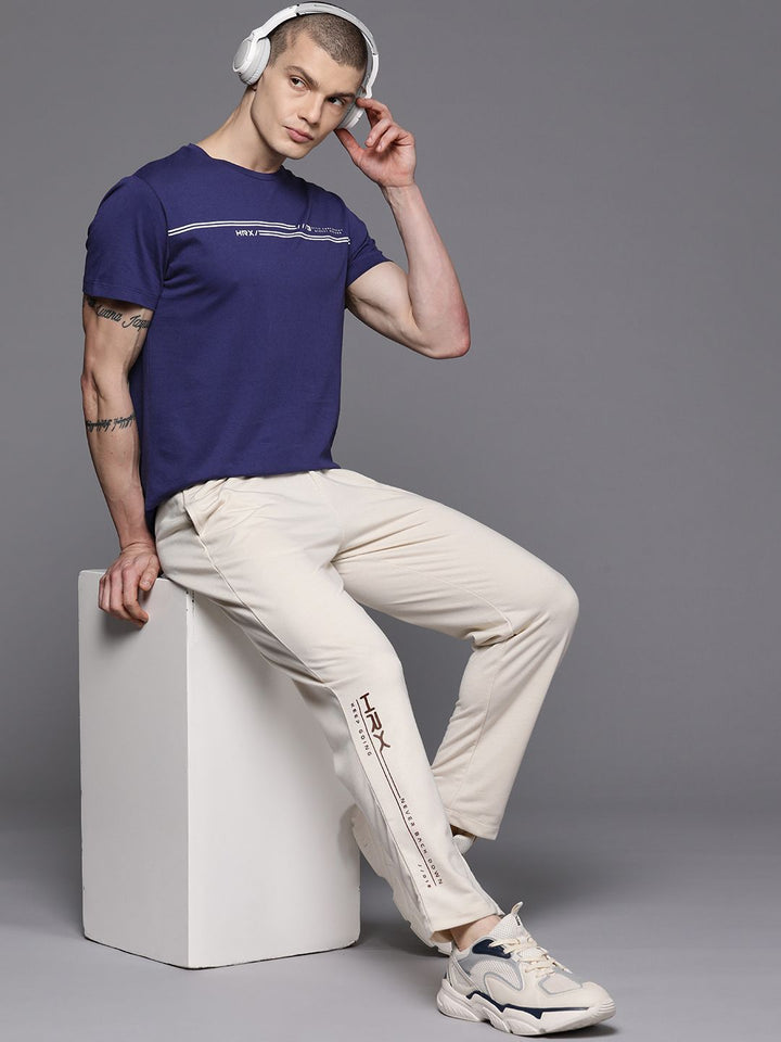 HRX oleh Hrithik Roshan Men Typography T-Shirt dicetak