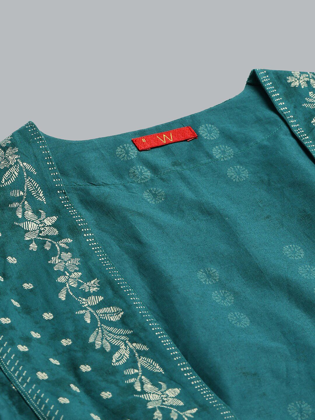 W Women Floral Print Cotton Kurta With Shrugs & Parallel Pant