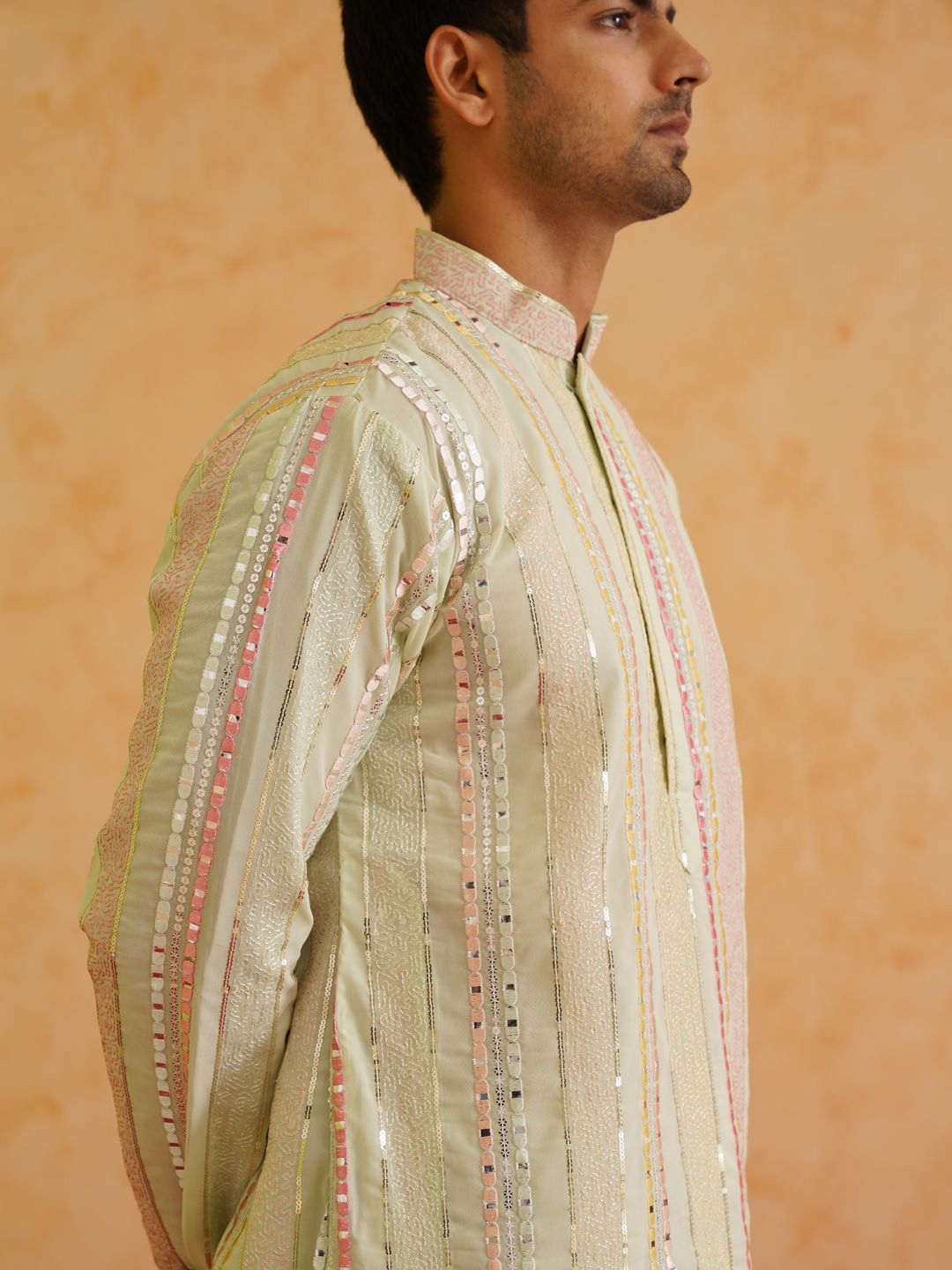 SOJANYA LUXE Kolar Mandarin Sulam Kurta Labuci Biasa dengan Piyama