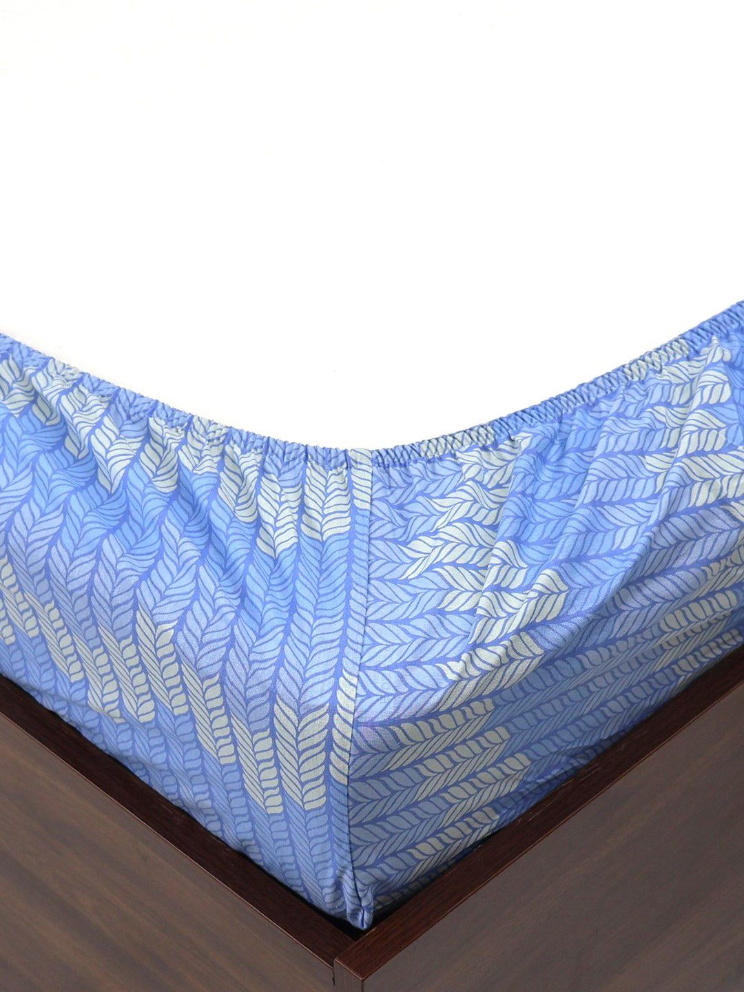 BOMBAY DYEING Blue & White Floral Cotton 144 TC Queen Bedsheet Set-1.52 m X 1.98 m X 30 cm